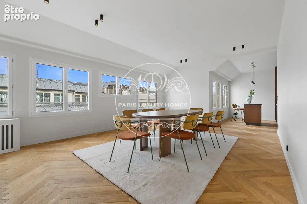 Magnifique duplex rénové avec vue à Paris 8ème ! - photo 9