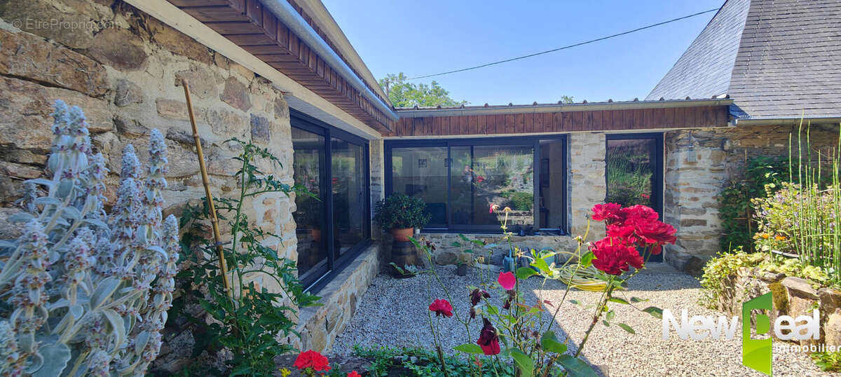 Maison à ARNAC-POMPADOUR