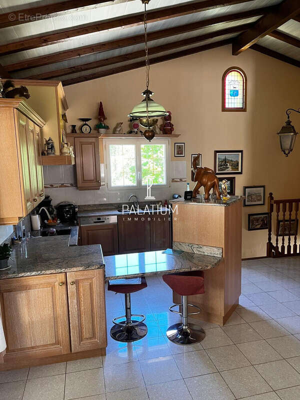 Maison 297 m² à Greoux-Les-Bains  - photo 5