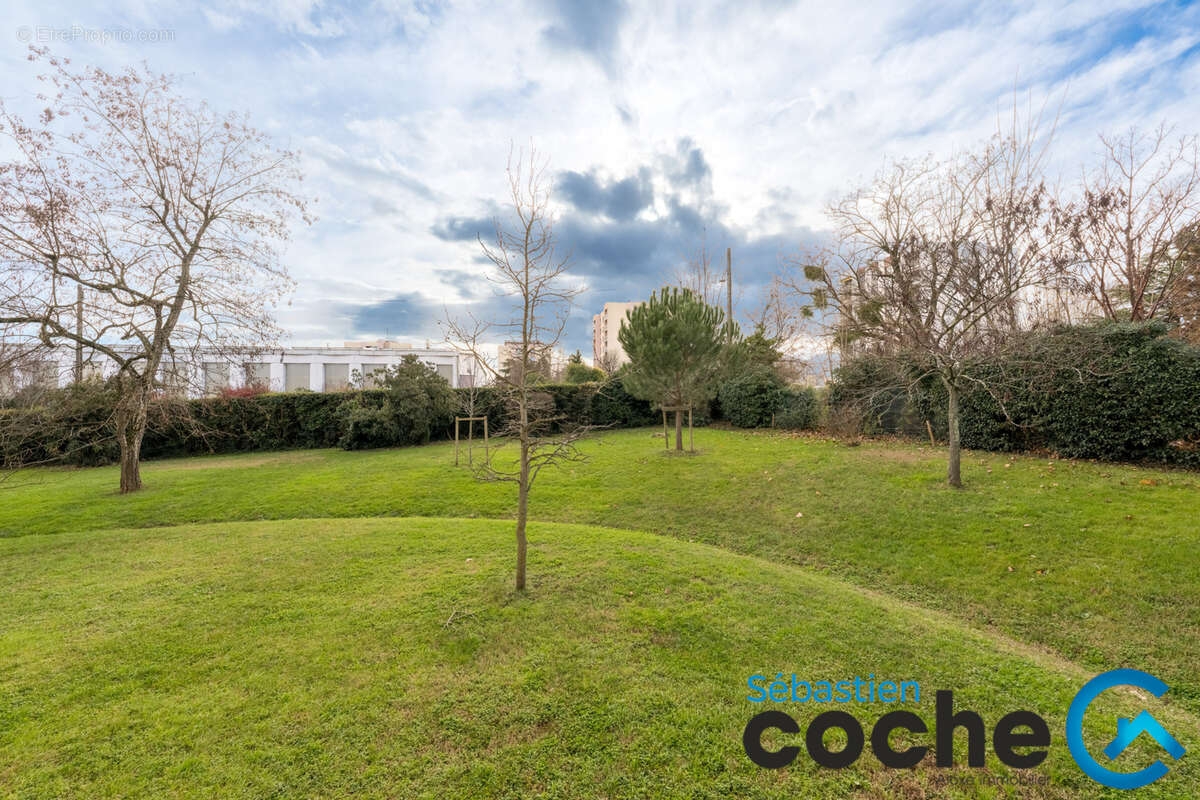 Appartement à SAINT-GENIS-LAVAL