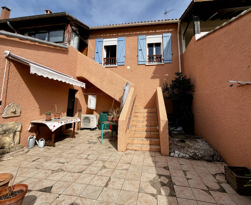 Appartement à MEJANNES-LE-CLAP