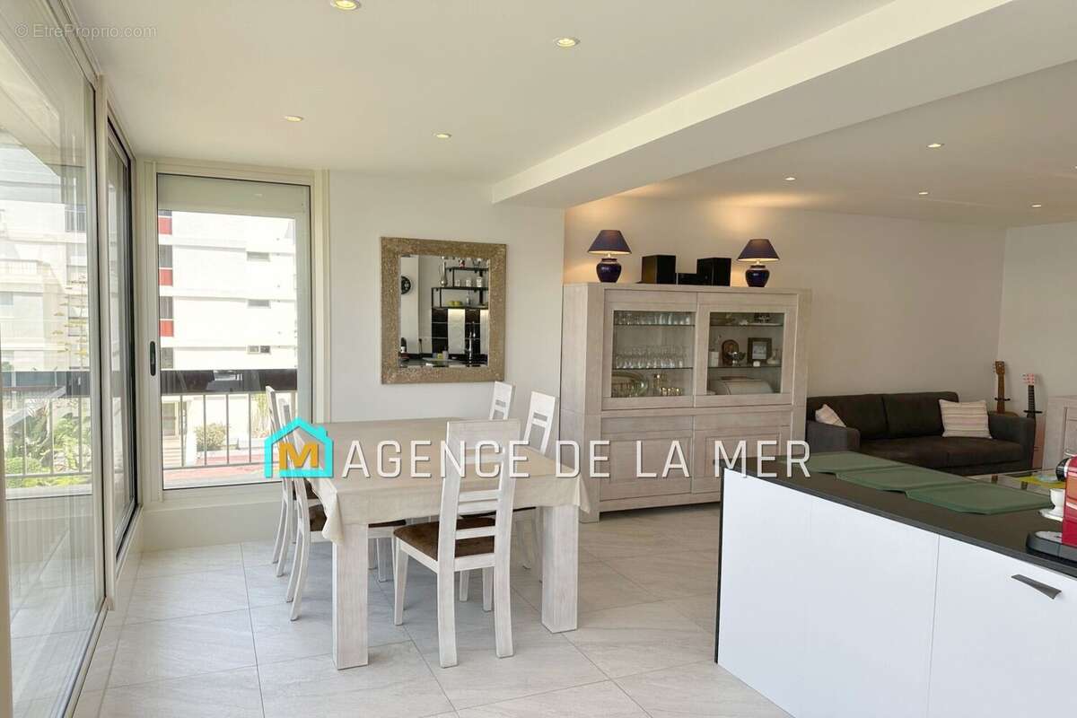 Appartement à MANDELIEU-LA-NAPOULE