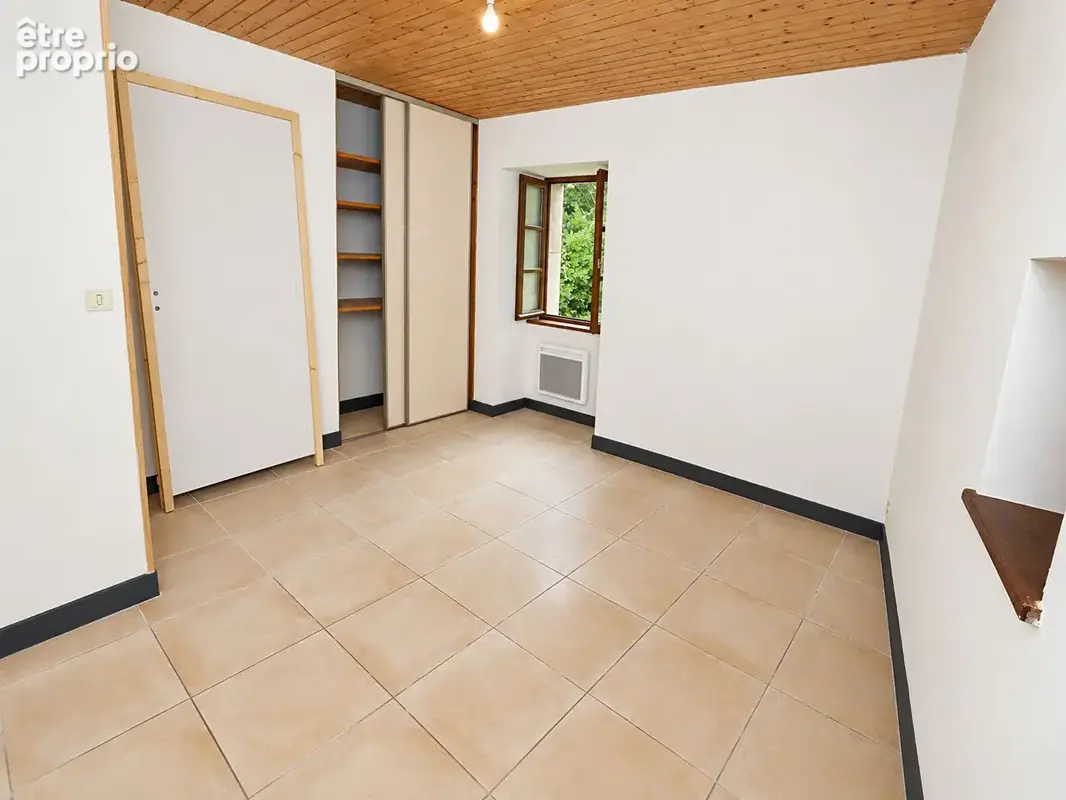 Ensemble immobilier de 3 maisons - Environ 253 m² habitables - 7 chambres - Terrain arboré de 2 790 m²  - 3 garages - Toitures r - photo 14