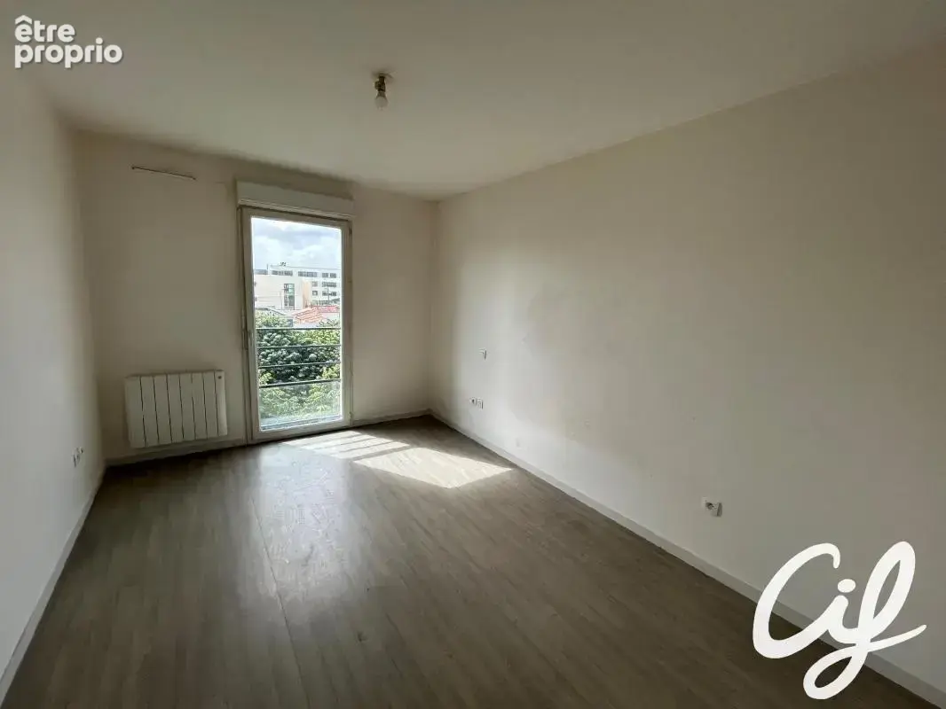 Appartement T2 Z.A.D., Z.I. Nord - 56.75 m2  125 000 Euros - photo 5