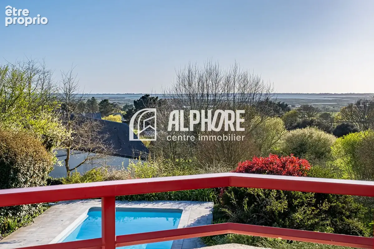 Guérande , propriété de 240m²  , 7 pièces , garage , piscine sur 1500m²  de terrain . - photo 10