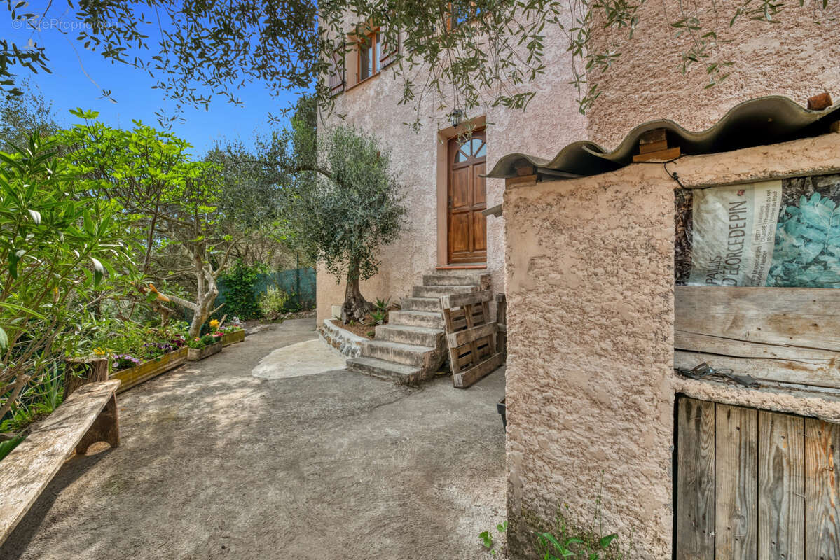 Maison à UTELLE