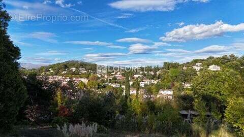 Terrain à VALBONNE