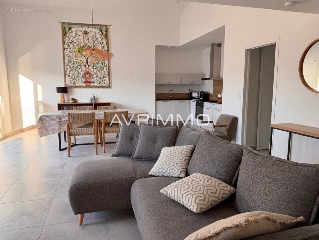 Appartement à SAINT-CYR-SUR-MER