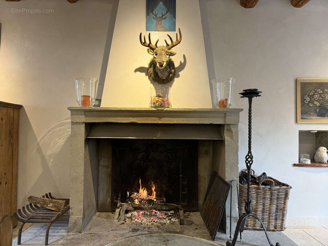 Maison à PERS-JUSSY