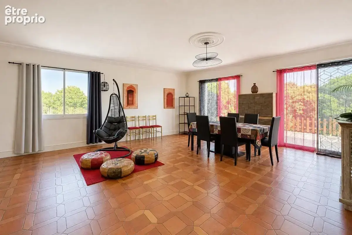 Maison de 8 pièces de 258 m² à Château-Gontier - photo 6