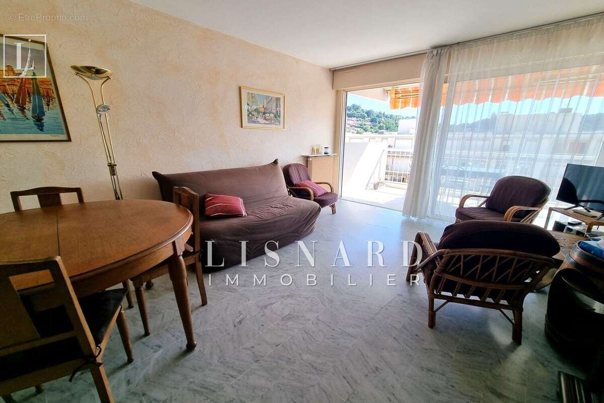 Appartement à VALLAURIS