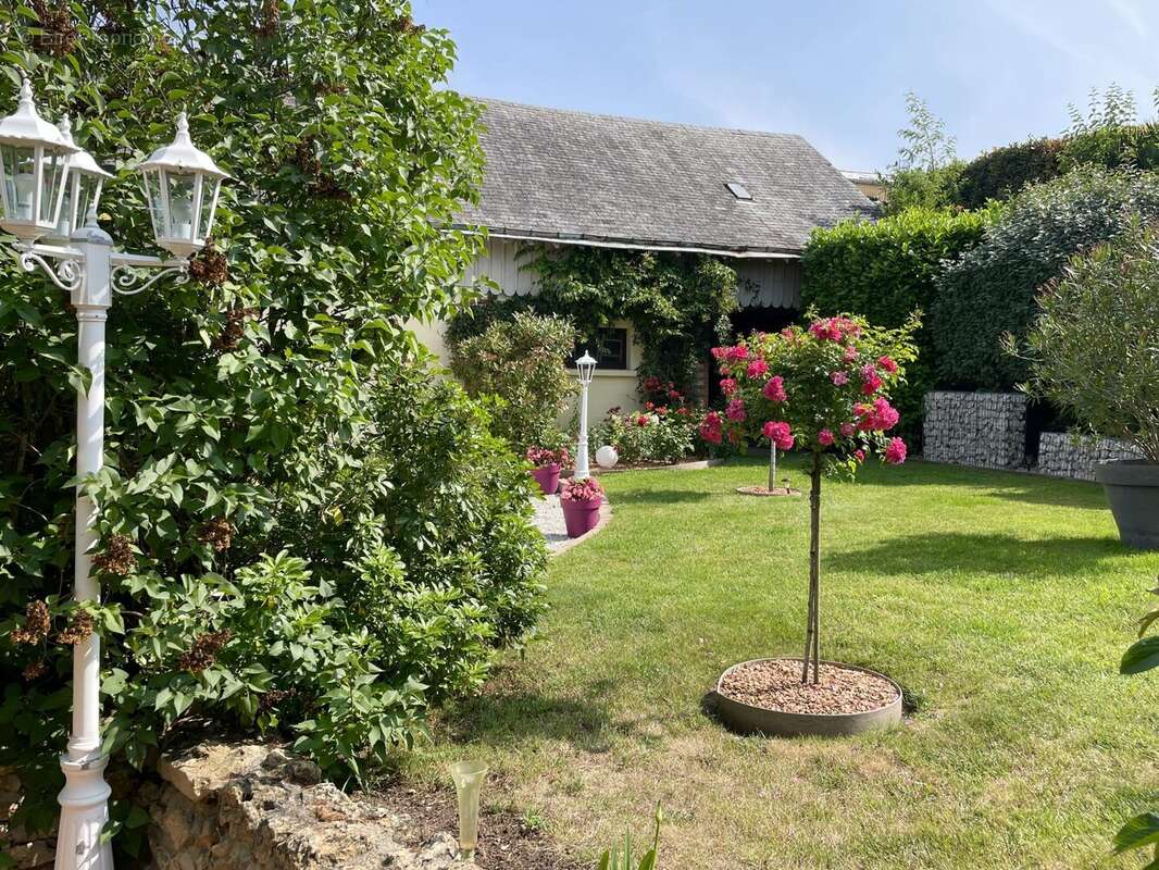 Parc arboré - Maison à BONNETABLE