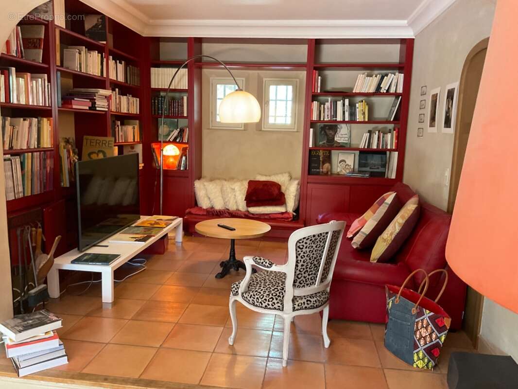 Proprieté  à 20 mns d'Aix en Provence sur la commune de Rognes  380m2 avec 8 chambres - photo 20