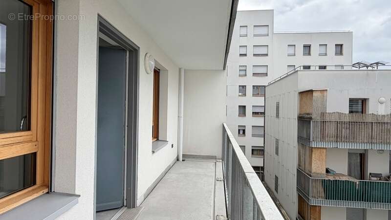 Appartement à L'ILE-SAINT-DENIS