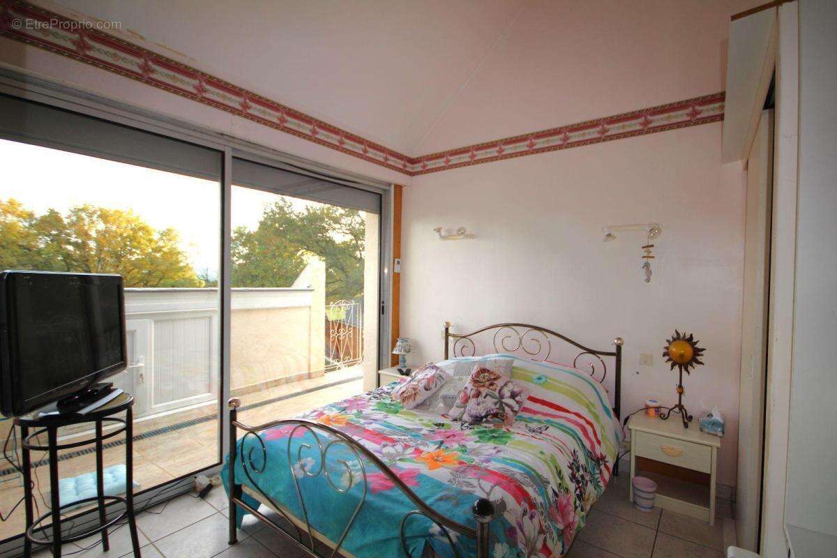 Maison 110 m² à Saint-Andre-De-Najac  - photo 13