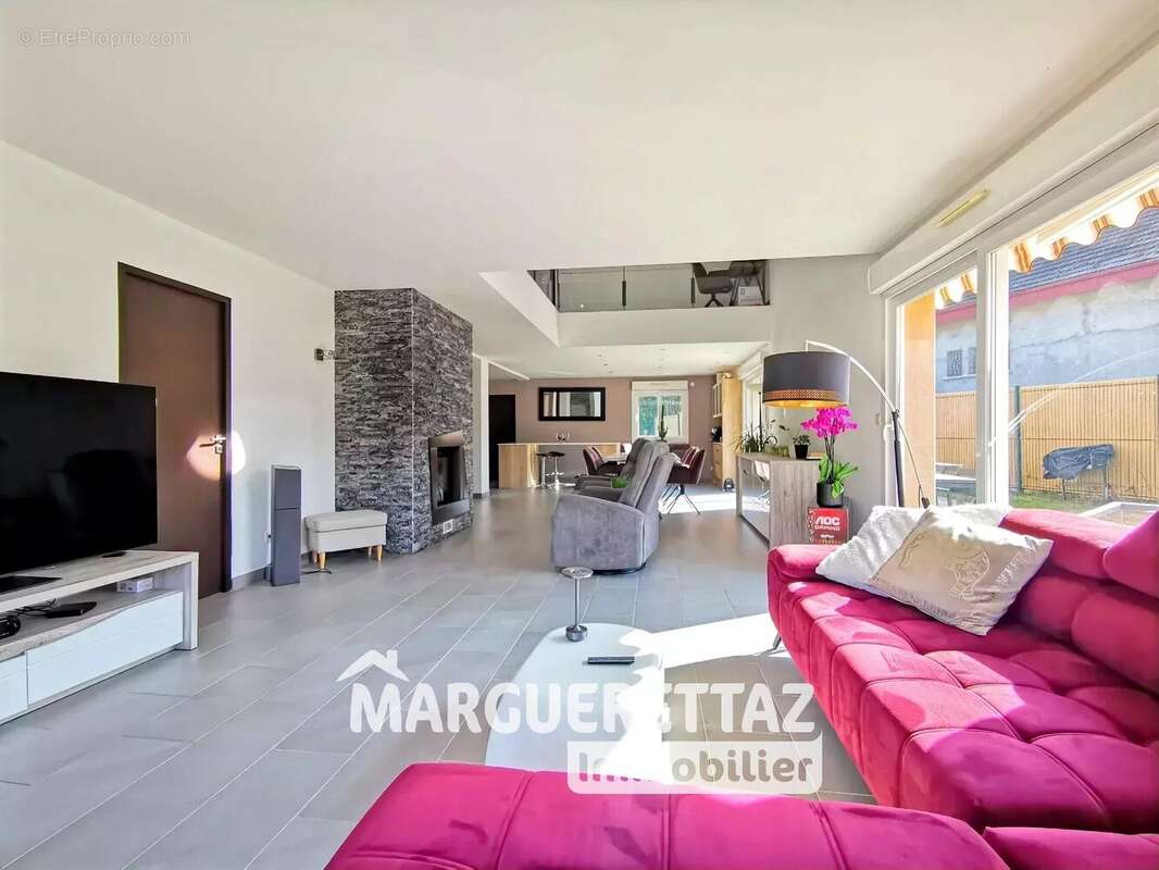 Maison à NEYDENS