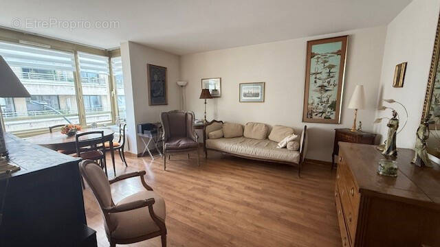 Appartement à LEVALLOIS-PERRET