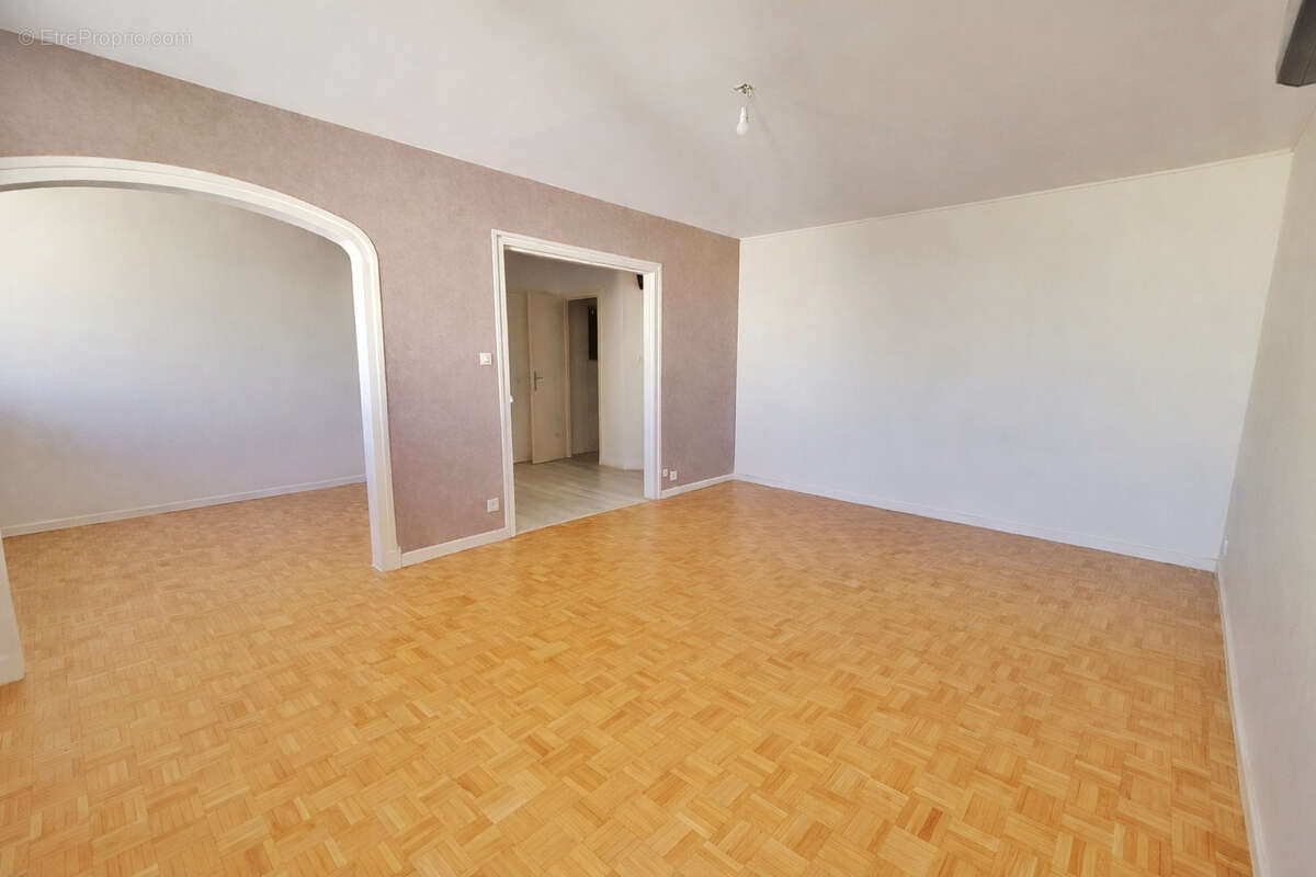 Appartement à OULLINS