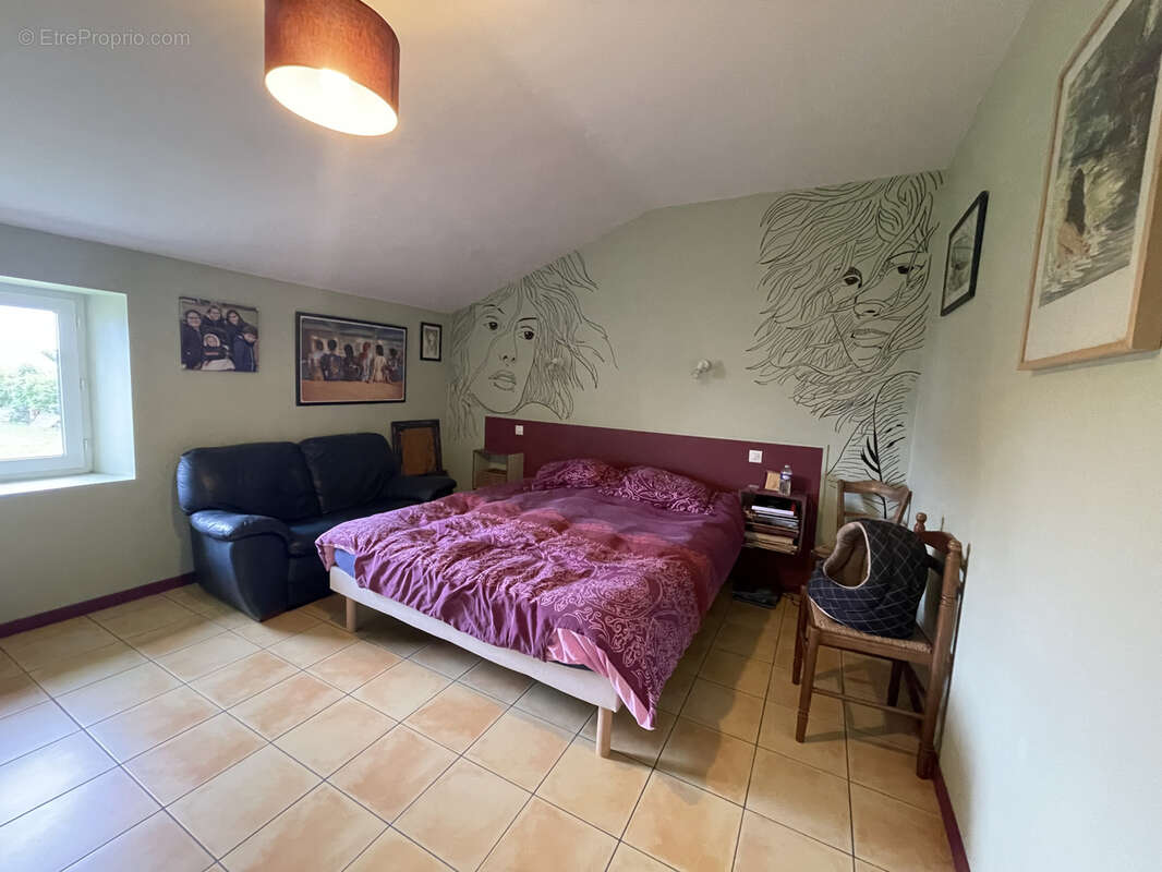 Maison à CHAMPNIERS