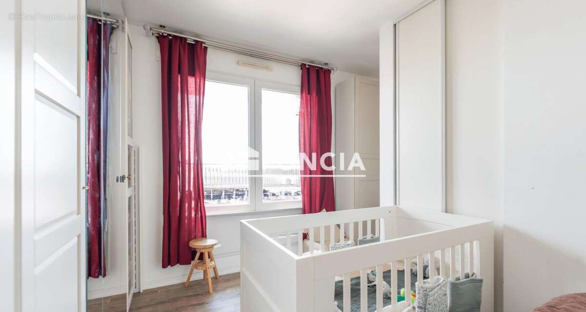 Appartement à GENNEVILLIERS