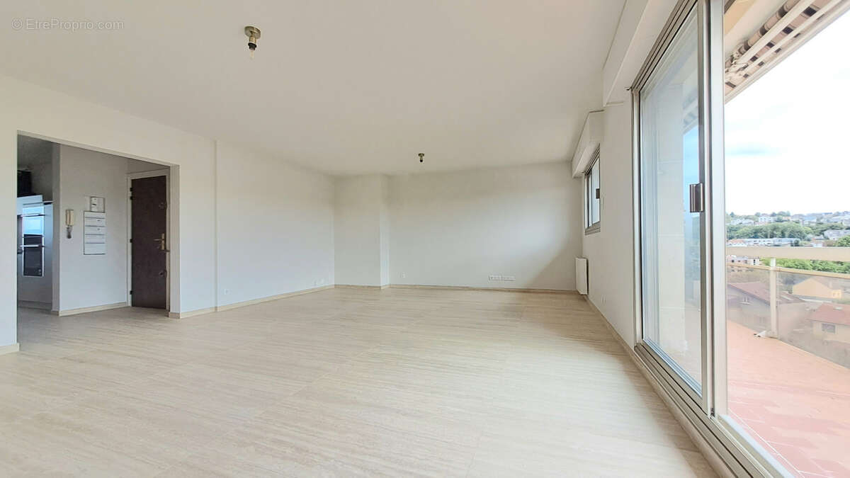 Appartement à LE PERREUX-SUR-MARNE