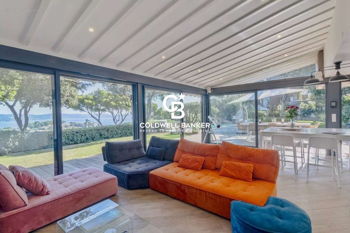Élégante villa contemporaine avec vue mer à couper le souffle - photo 4