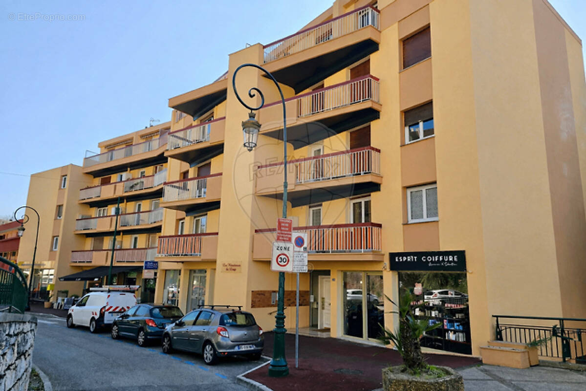 Commerce à VILLENEUVE-LOUBET