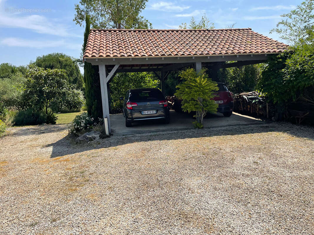 Maison à VOUNEUIL-SUR-VIENNE