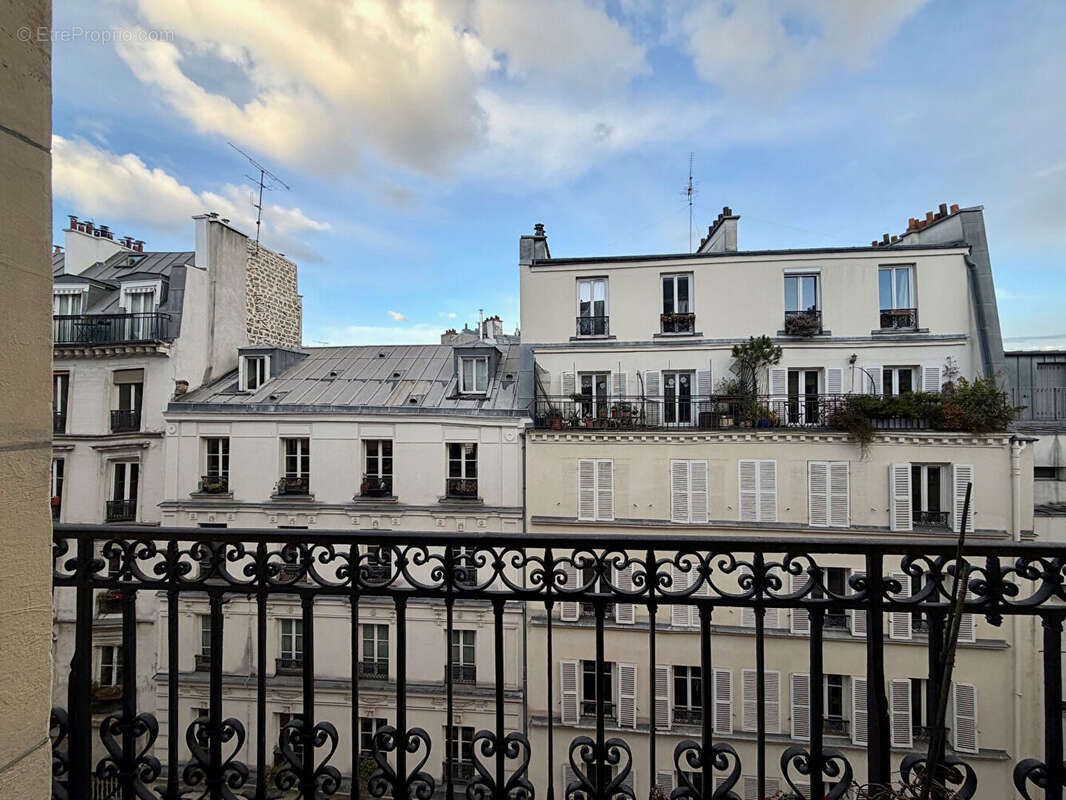 Appartement à PARIS-18E
