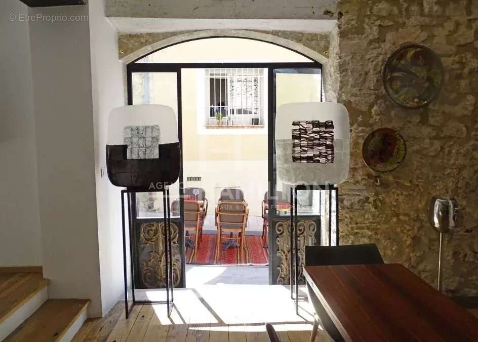 Maison à VALBONNE