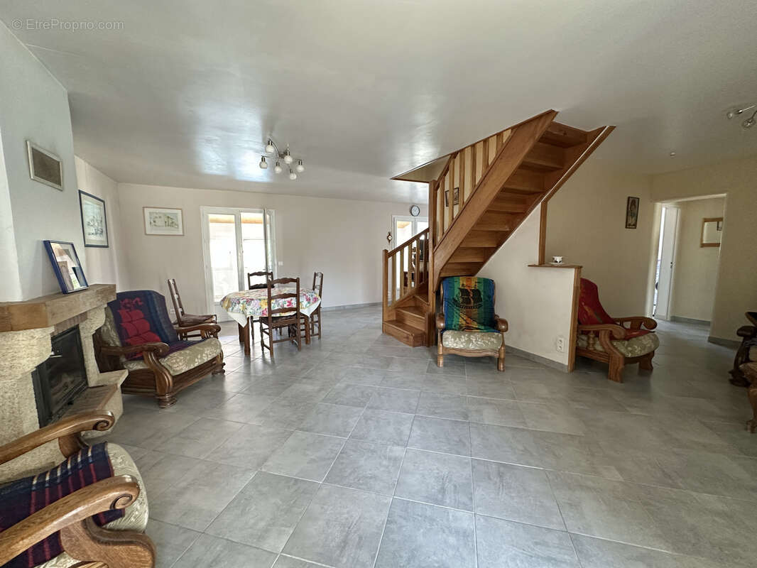 Maison à SAINT-CYPRIEN