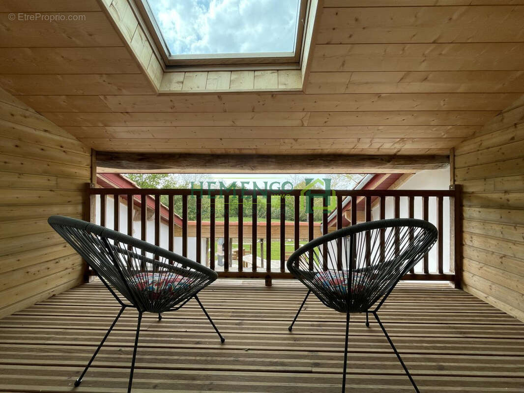 Authenticité et modernité : magnifique ferme rénovée avec gîte et dépendances proche de Saint-Palais - photo 11
