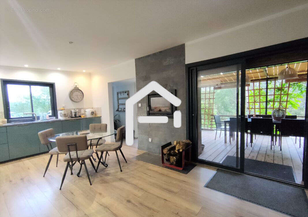 Maison à PERPEZAC-LE-NOIR