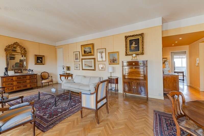 Appartement à MARSEILLE-8E