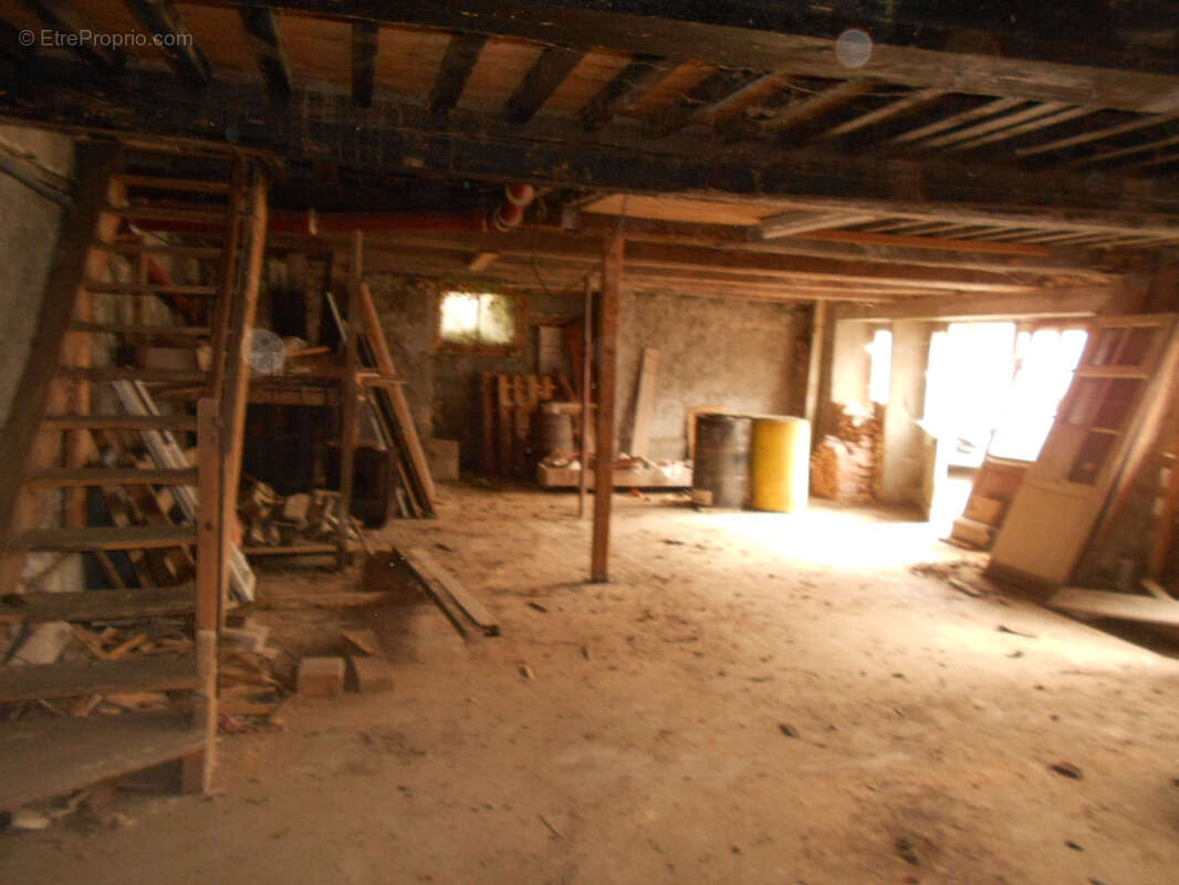 Maison à DORE-L'EGLISE