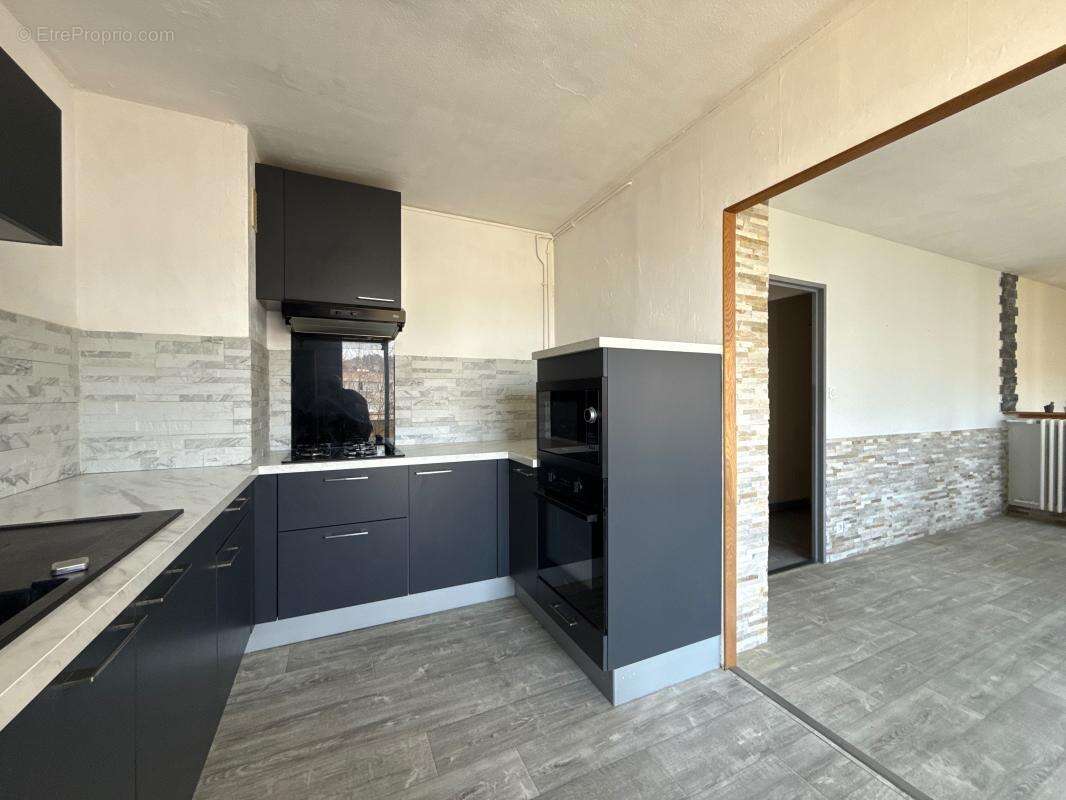 Appartement à CHENOVE