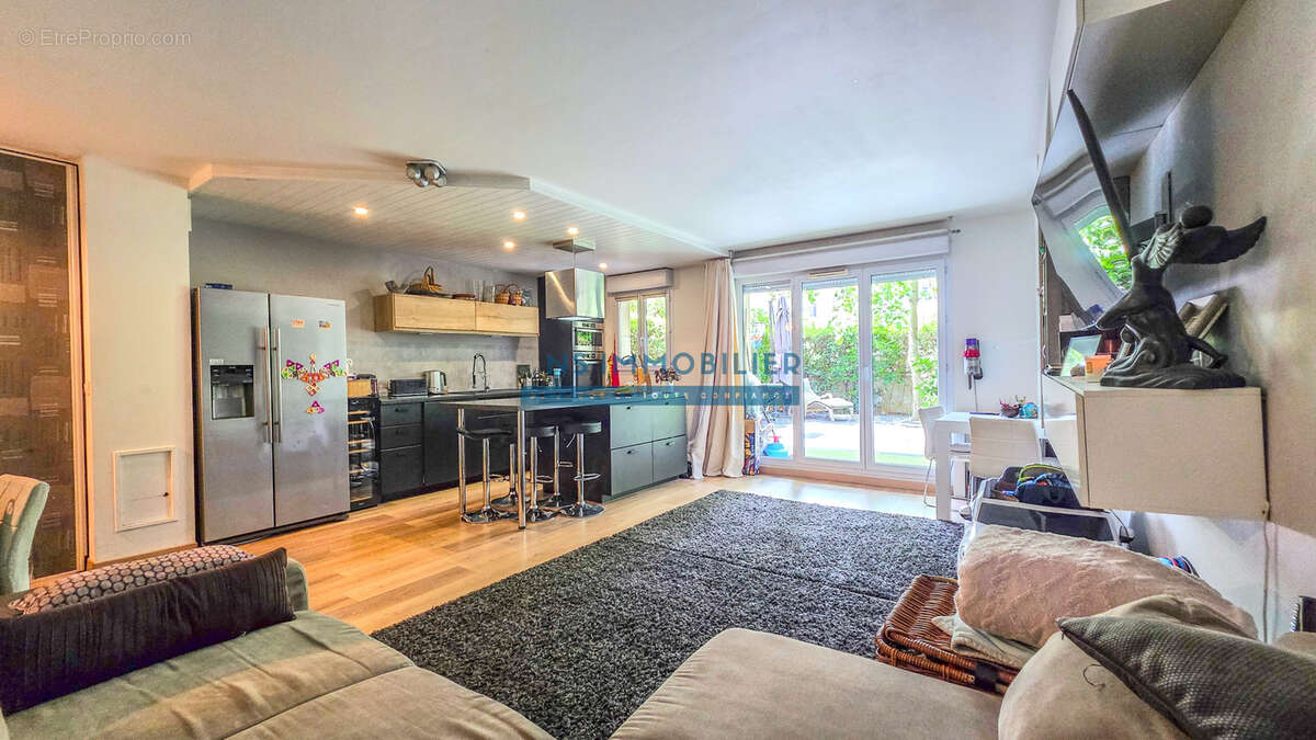 Appartement à SARTROUVILLE