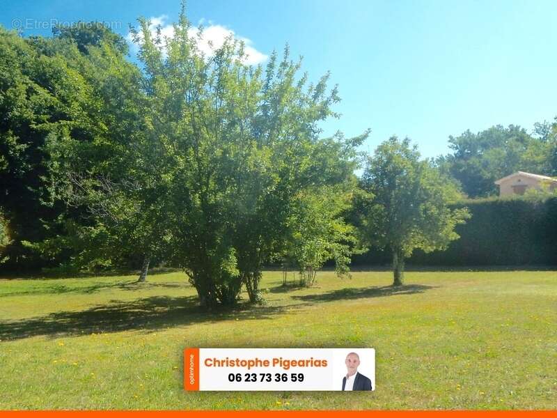 Terrain à TRELISSAC