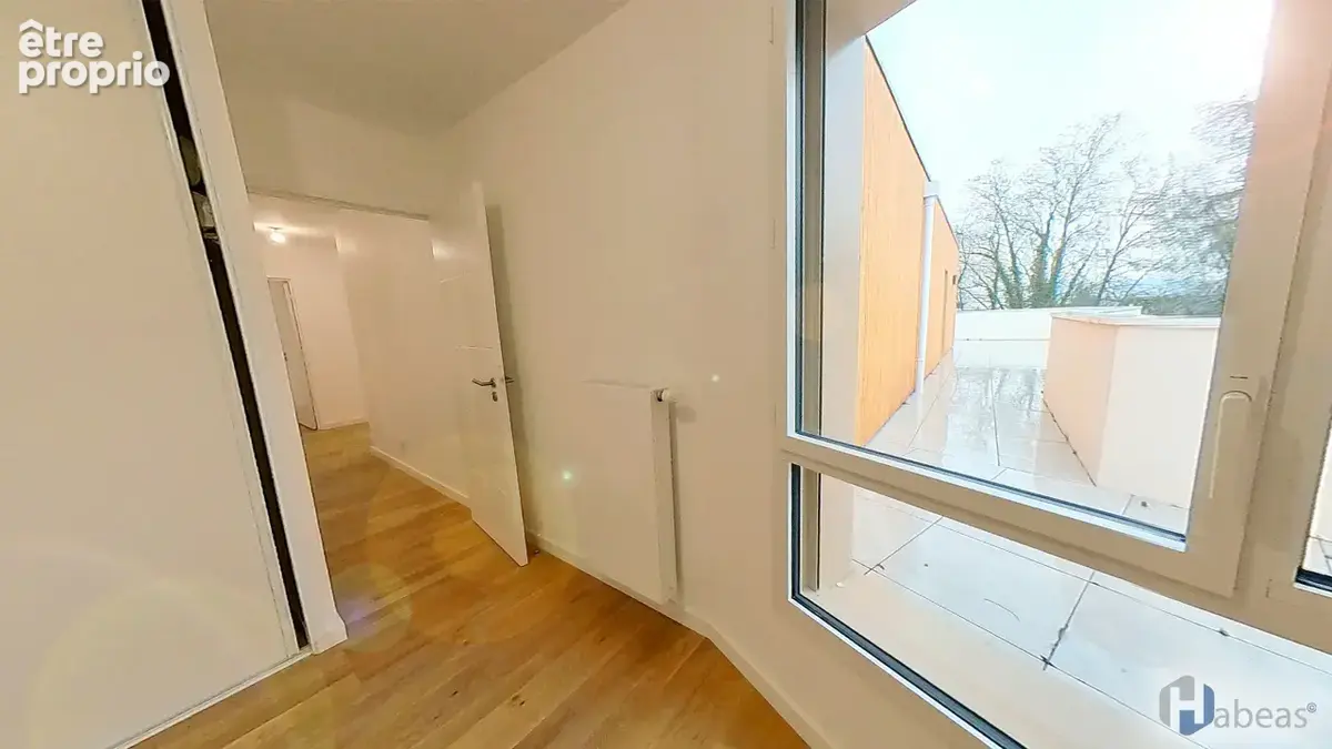 Attique d'Exception : T5 de 111.60 m² avec Terrasse Plein Ciel de 70,45m², Parking et cave - photo 15