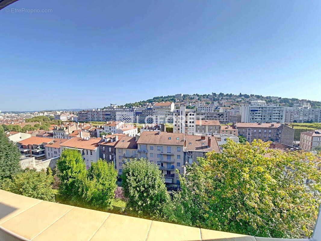 Appartement à SAINT-ETIENNE