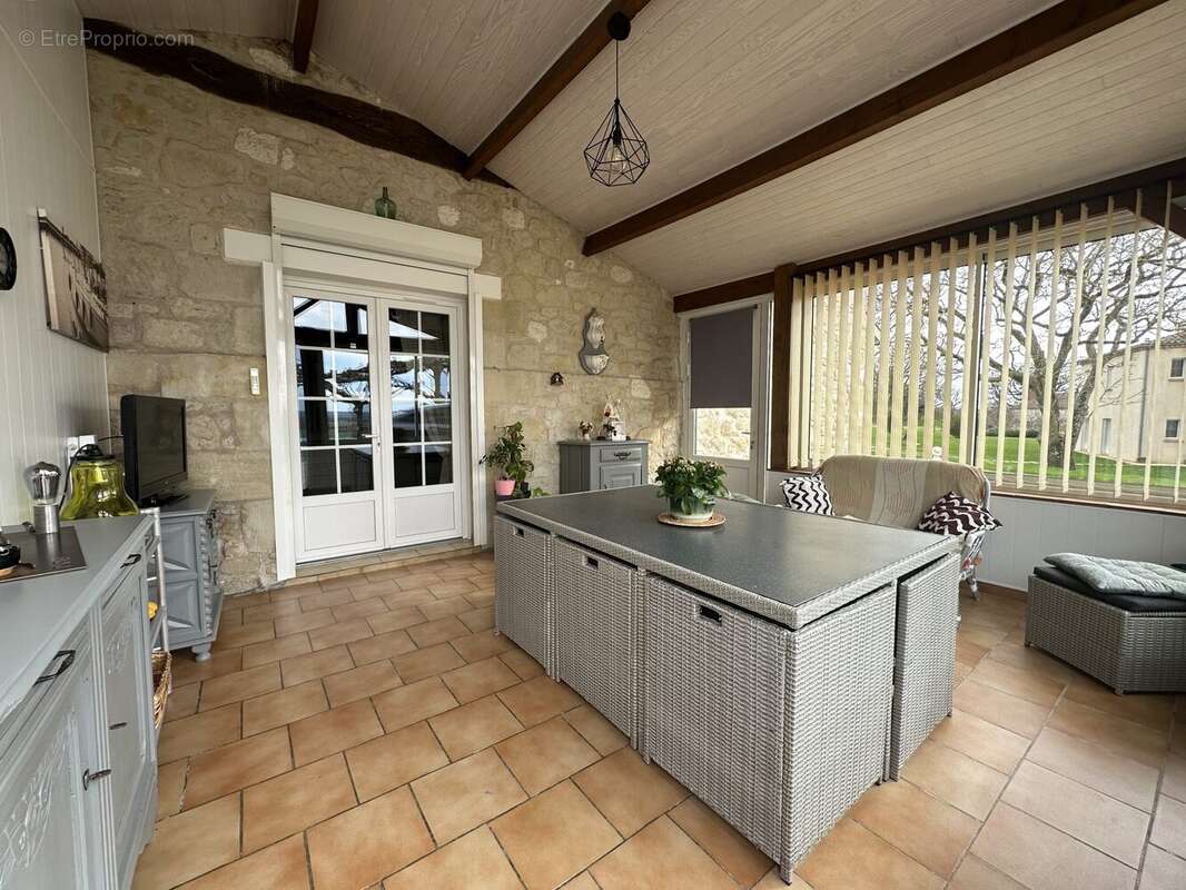 Maison à BOURGOUGNAGUE