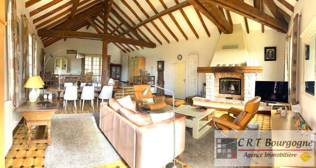 Maison à MOULINS-SUR-OUANNE