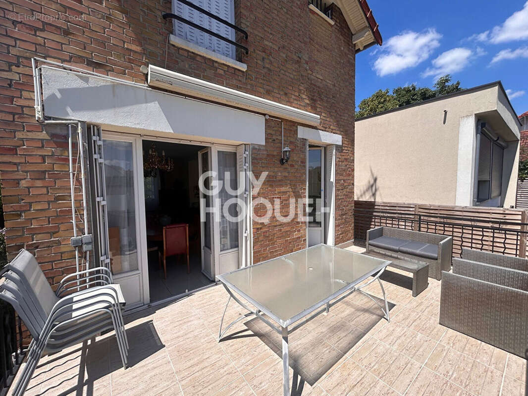 Maison à LES PAVILLONS-SOUS-BOIS