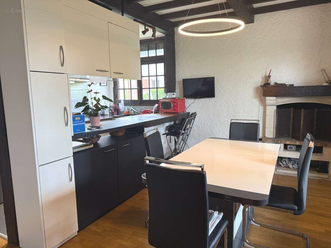 Maison 200 m² à Brive-La-Gaillarde  - photo 8