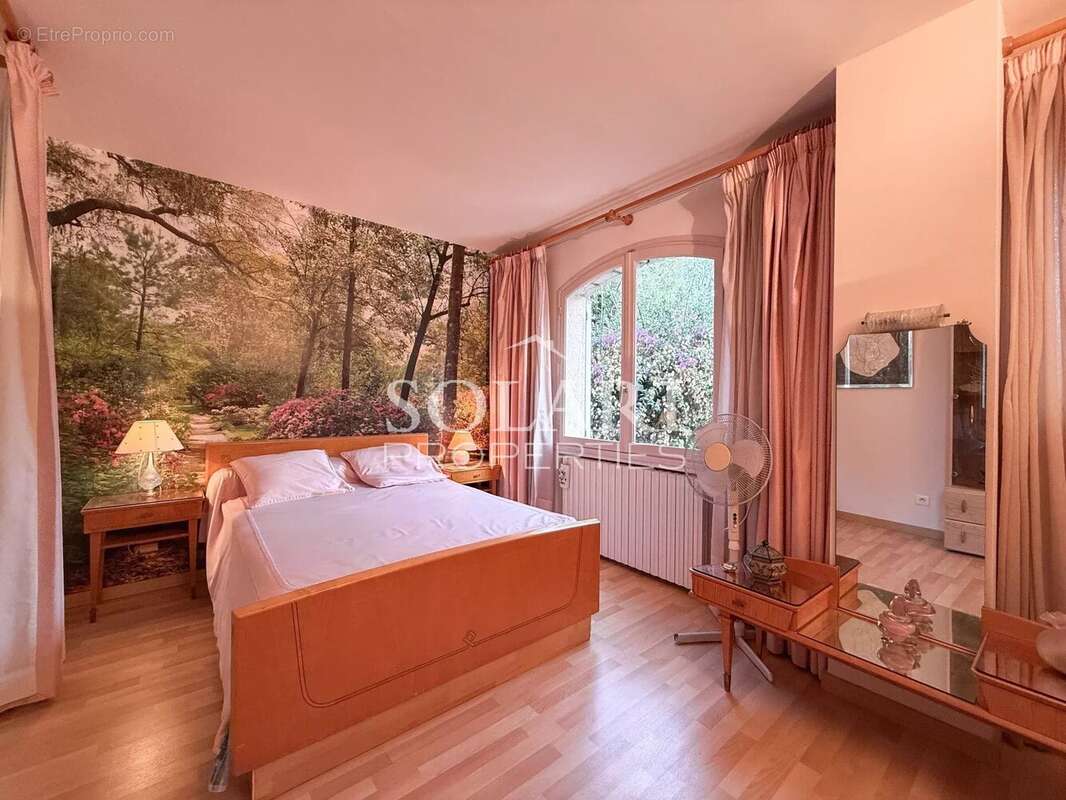 Maison à MANDELIEU-LA-NAPOULE