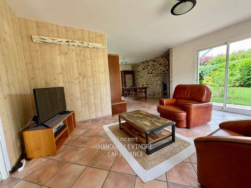 Maison familiale de 146 m² à Tiercé – 5 chambres, jardin sans vis-à-vis, Centre ville et gare à pied - photo 29