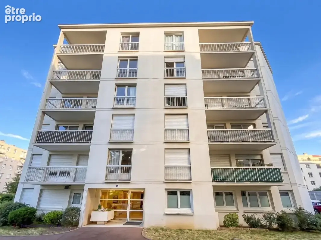 STUDIO à vendre à Lyon - Bon état, proche commodités - photo 1