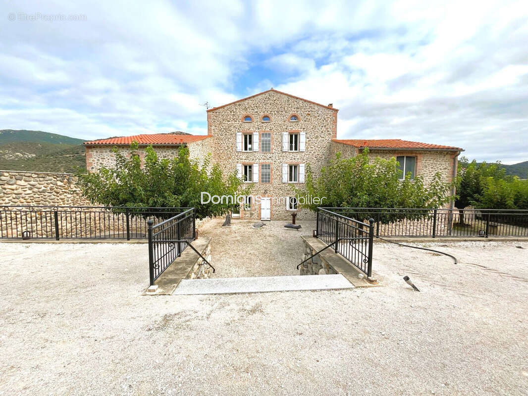 Maison 450 m² à Vinca  - photo 3