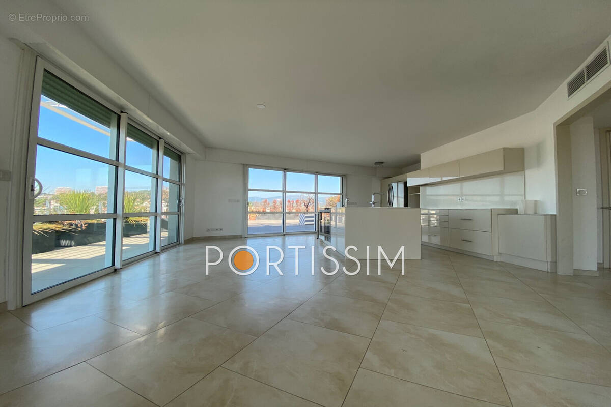 Appartement 107 m² à Cagnes-Sur-Mer  - photo 8