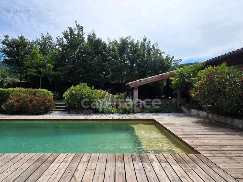 Maison à vendre de 200 m² avec piscine – Piégros-la-Clastre (26) - photo 2